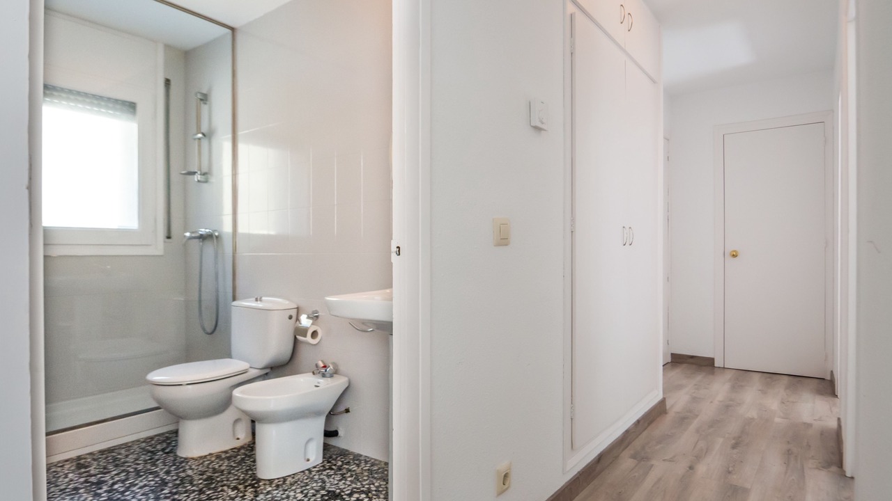 Photo of Bathroom in Incles