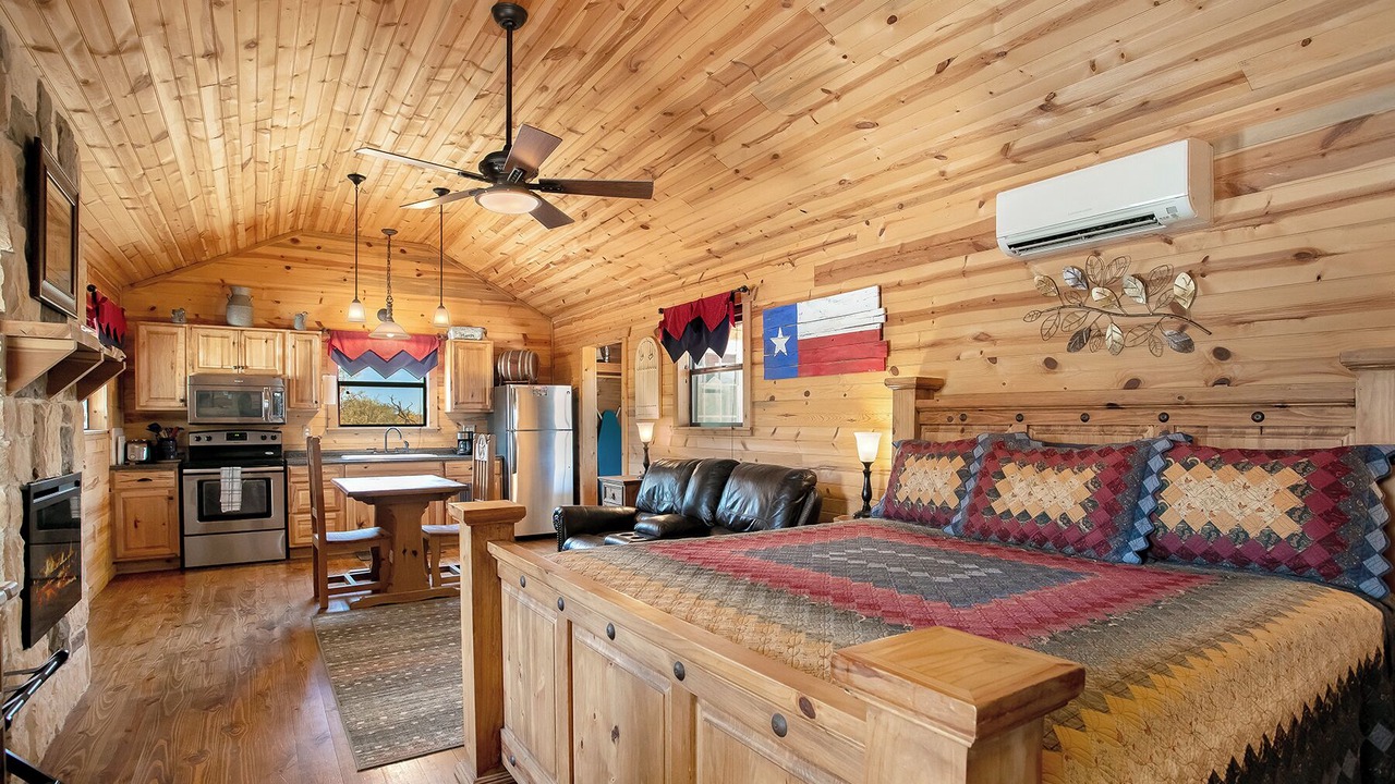 Photo of Bedroom in Llano