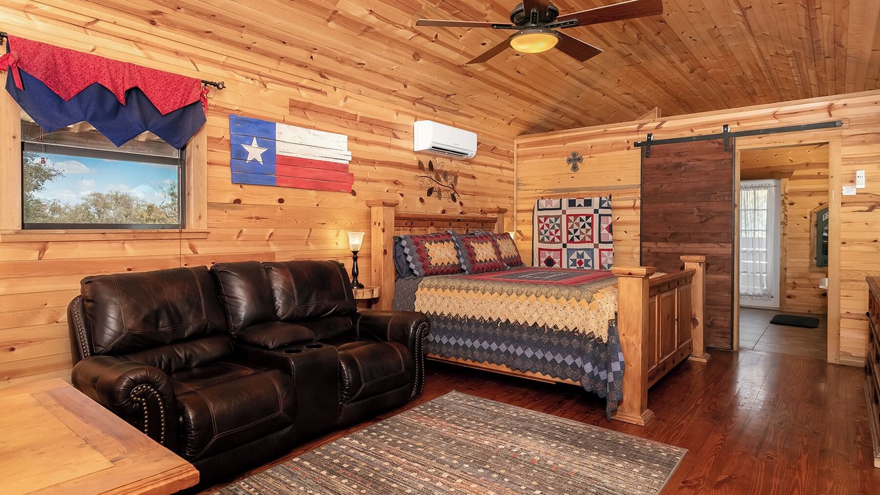 Photo of Bedroom in Llano