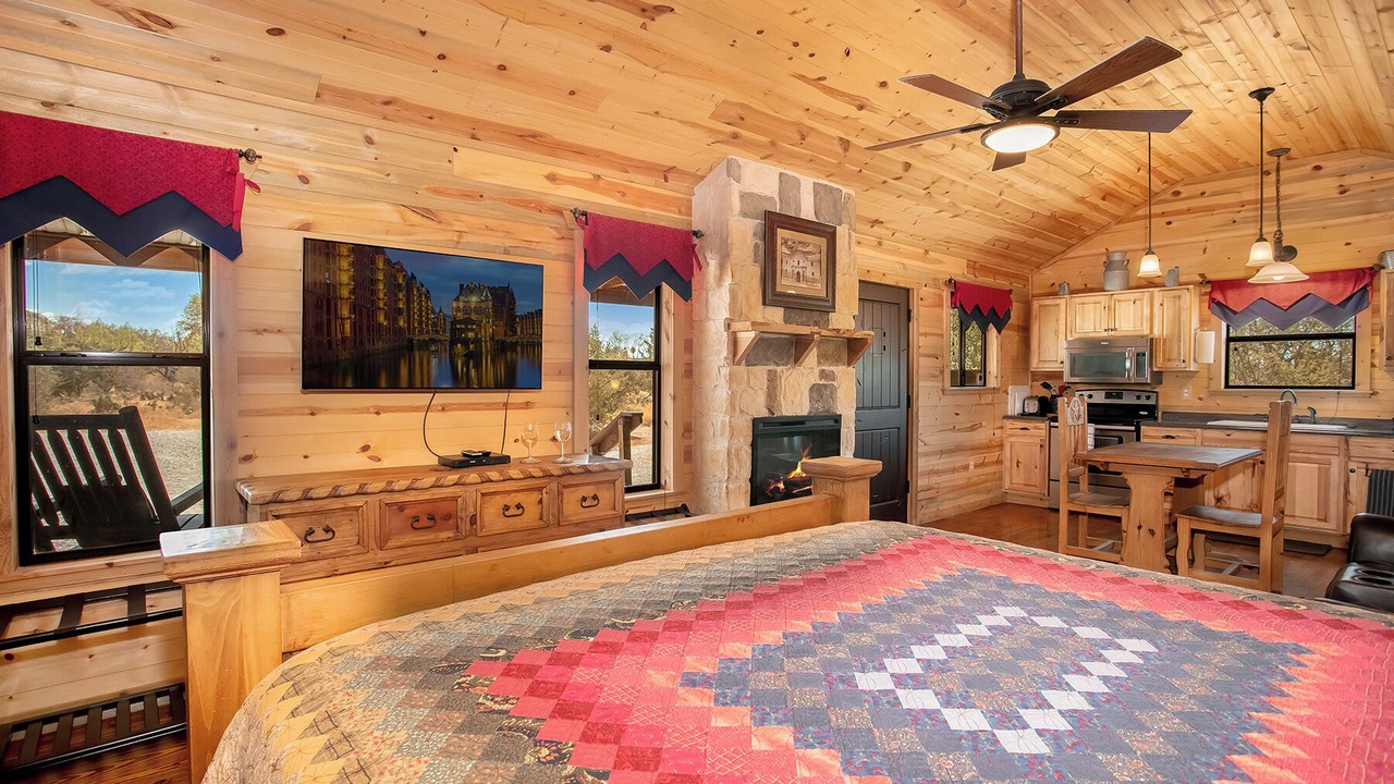 Photo of Bedroom in Llano