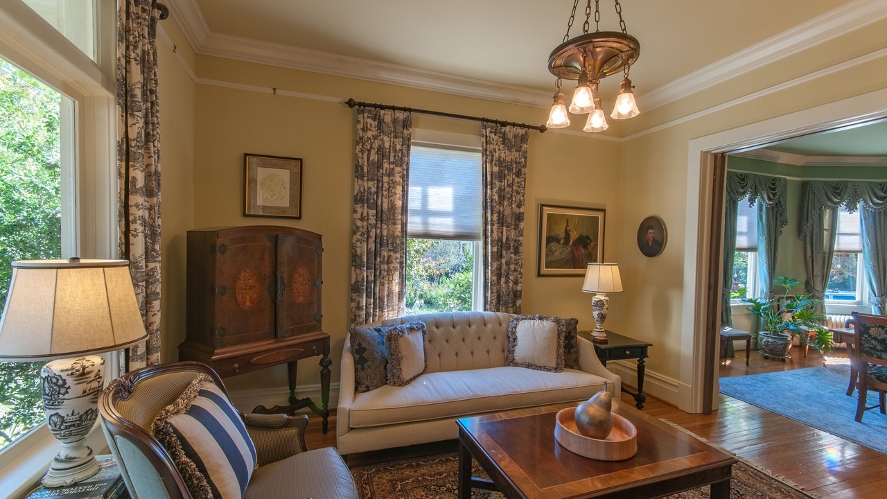 Photo of Livingroom in Lexington