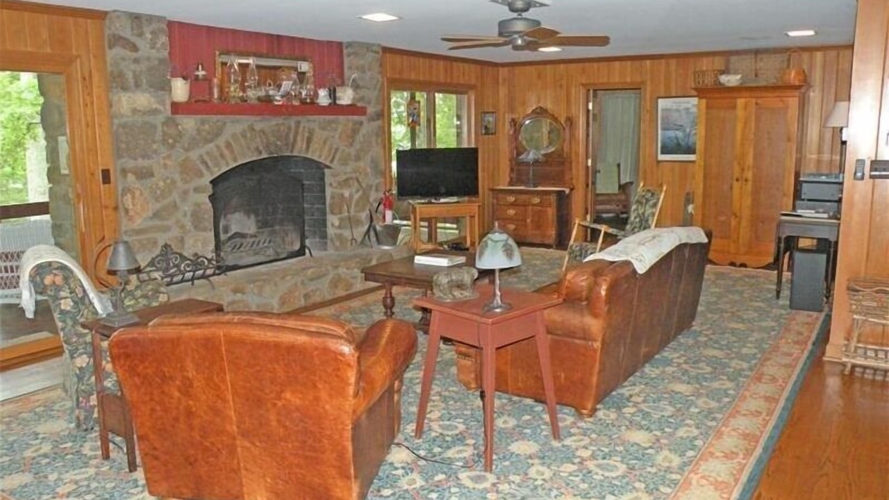 Photo of Bedroom in Huddleston