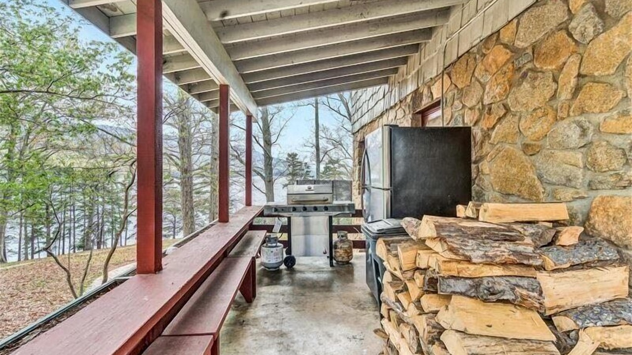 Photo of Outdoor in Huddleston