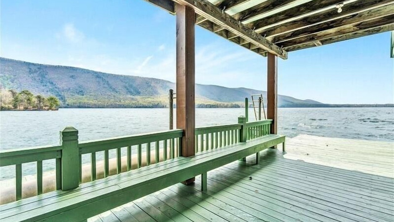 Photo of Outdoor in Huddleston