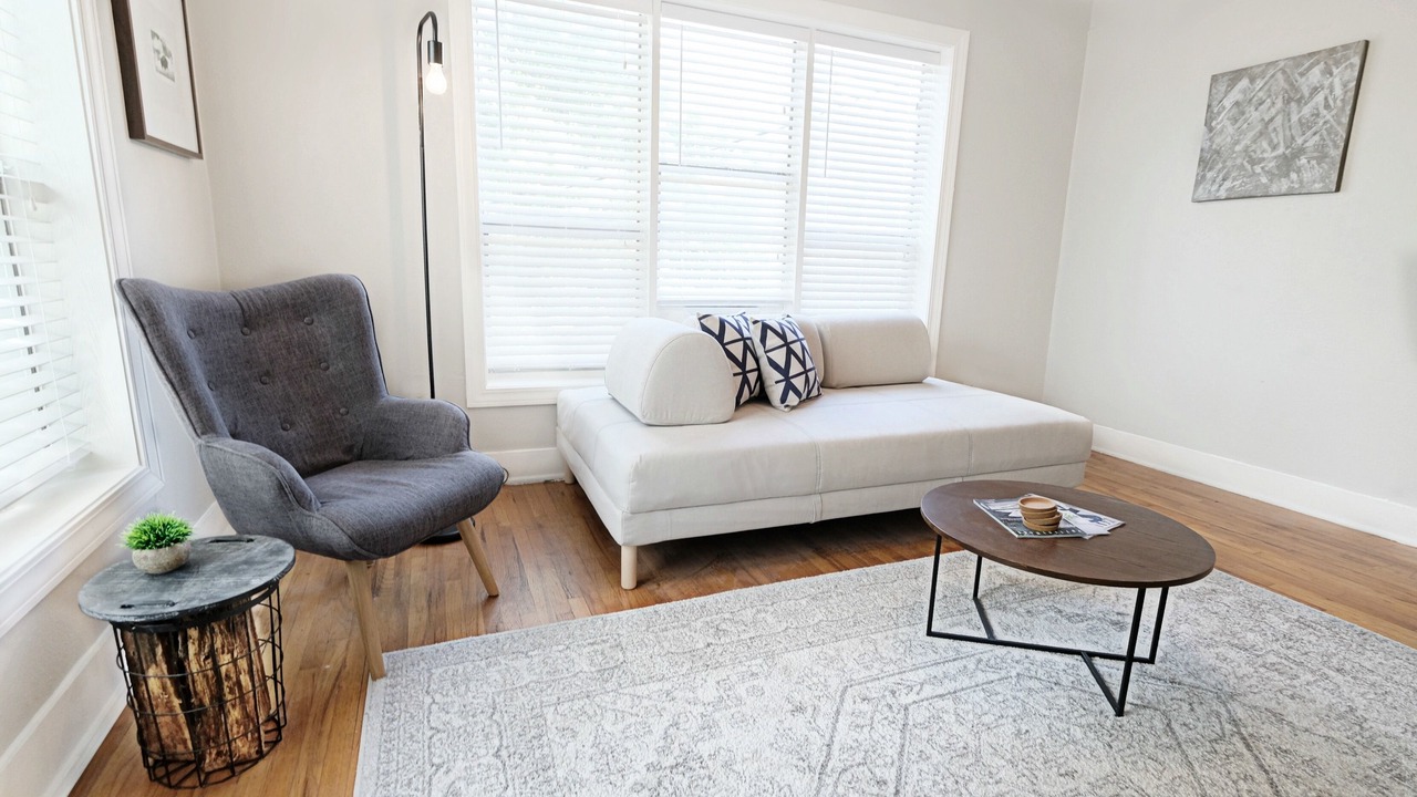 Photo of Livingroom in Lakewood Heights