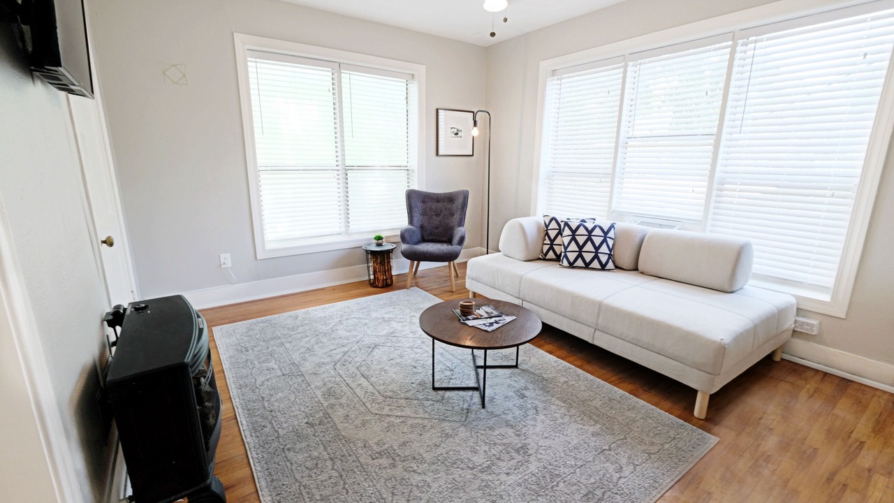 Photo of Livingroom in Lakewood Heights