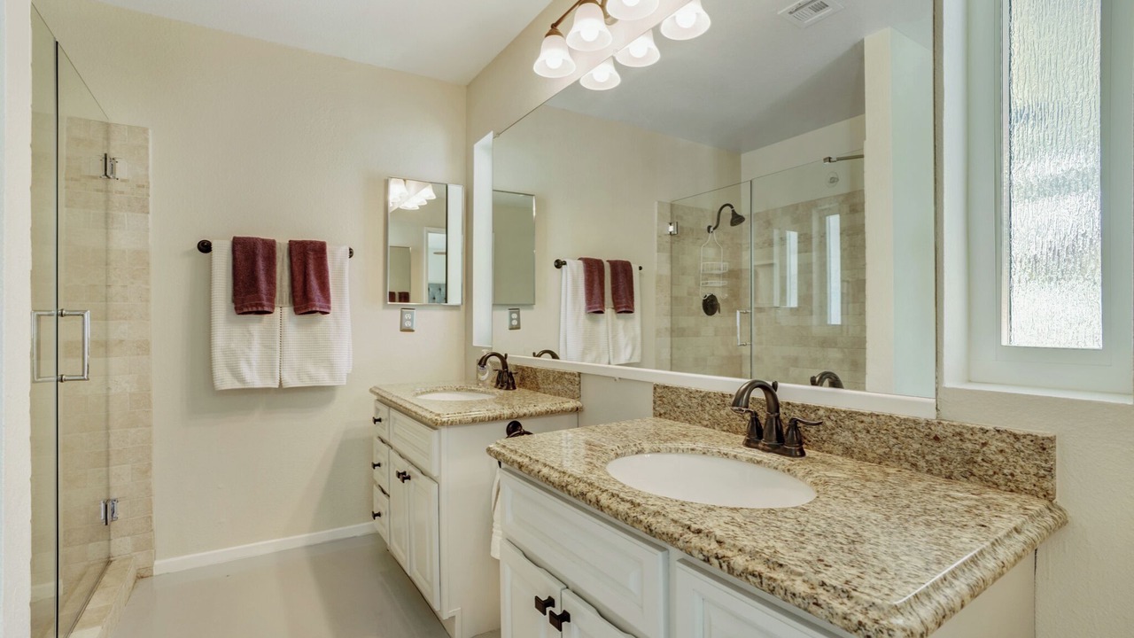 Photo of Bathroom in Desert Park Estates