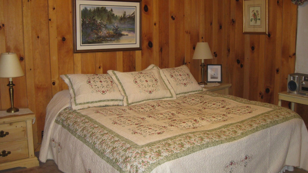 Photo of Bedroom in Cashes Valley