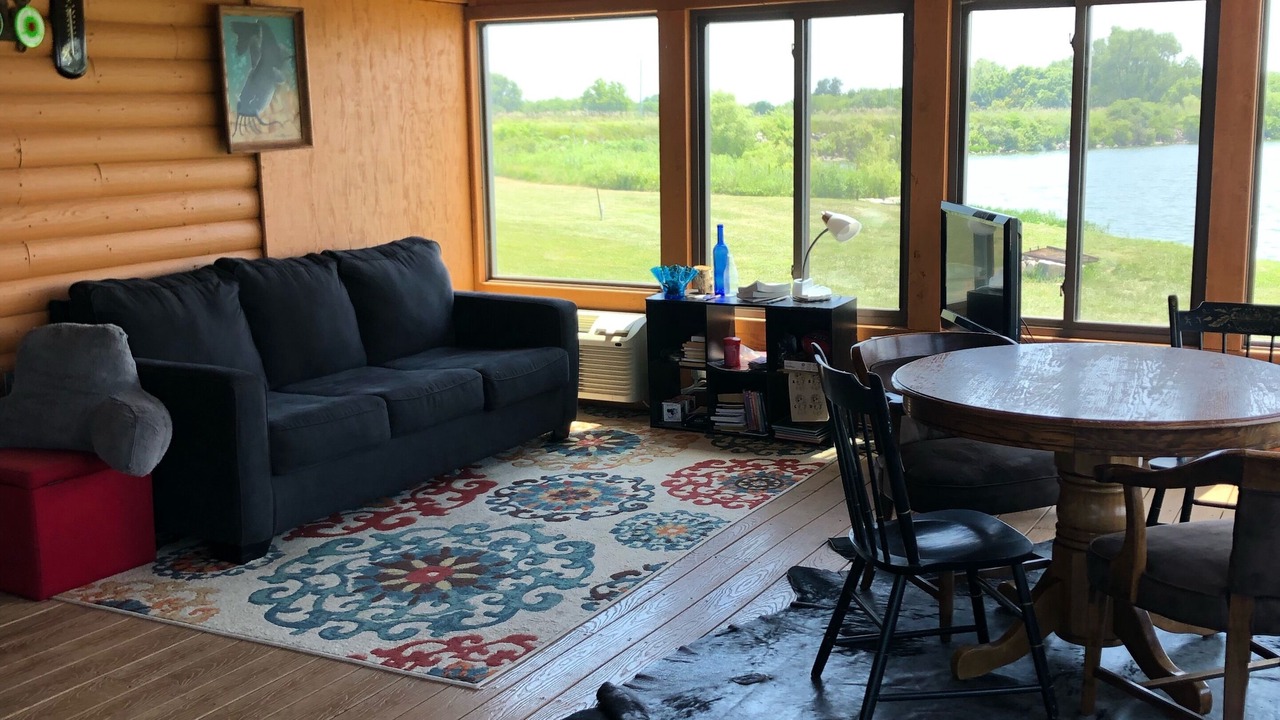 Photo of Livingroom in Bushong