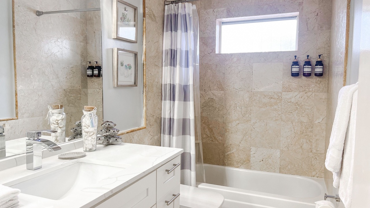 Photo of Bathroom in Plantation