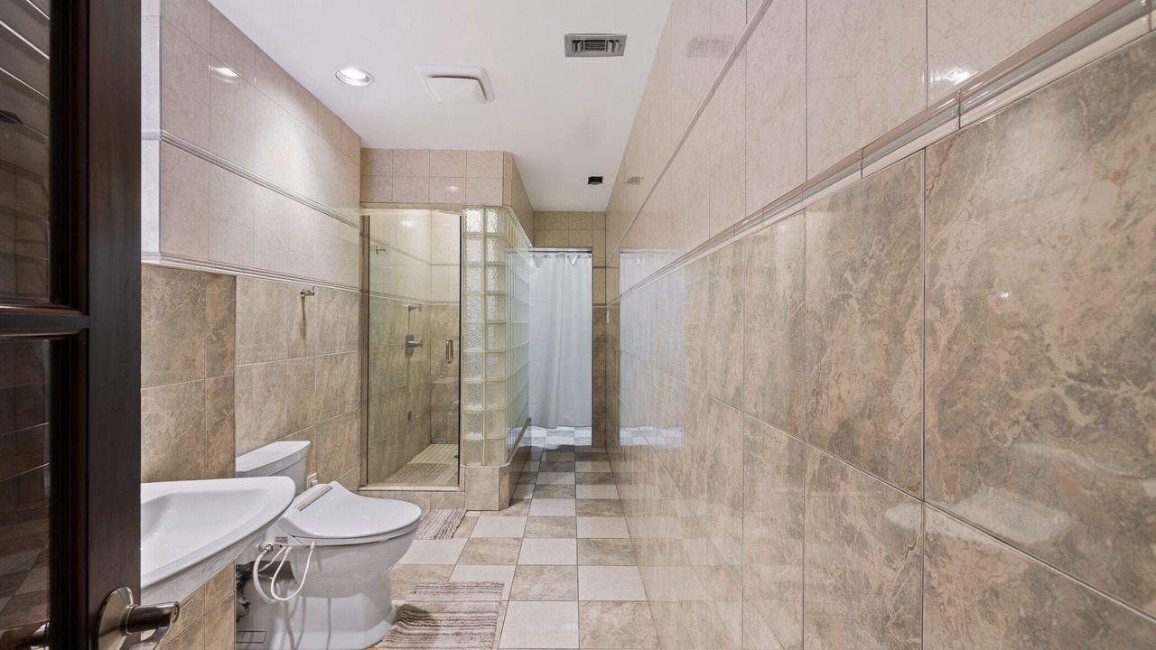 Photo of Bathroom in Clodine