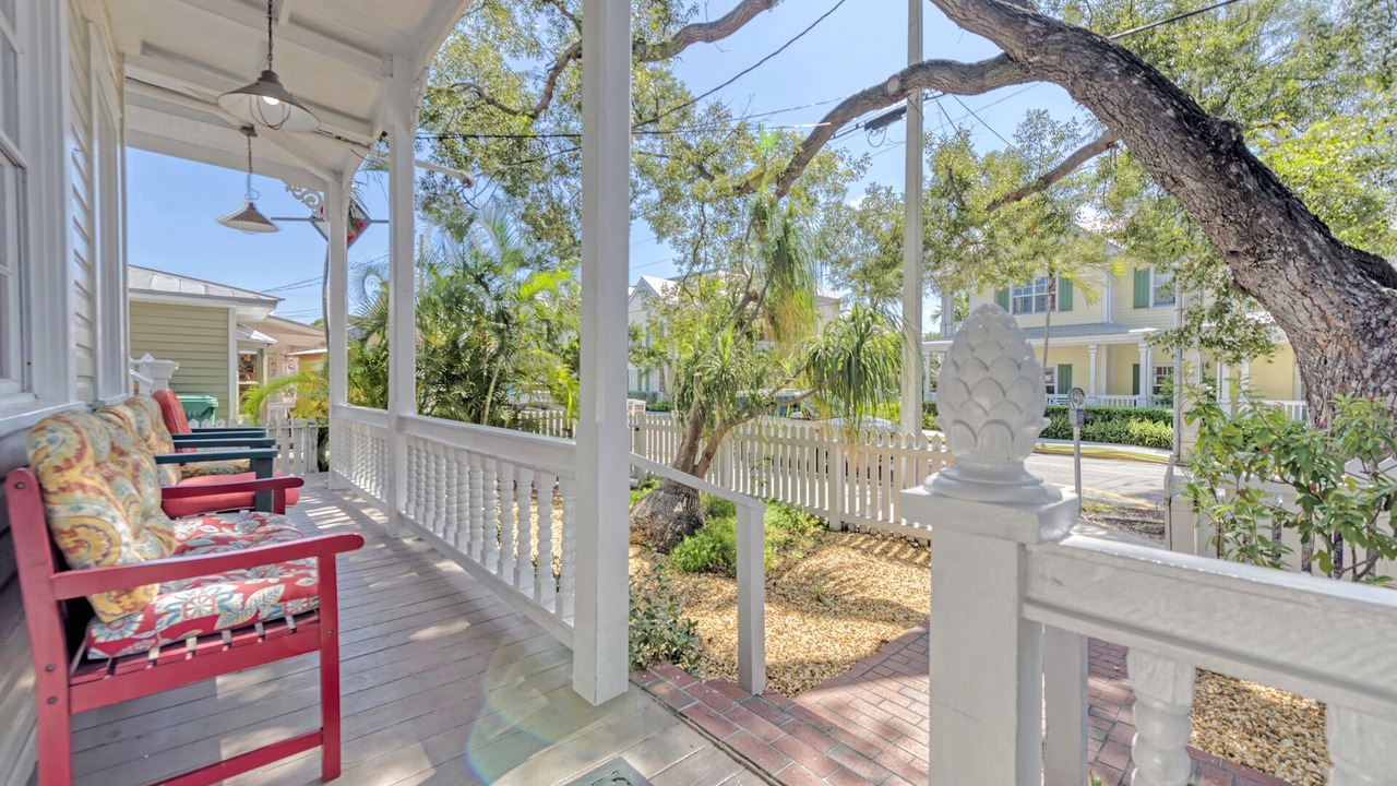 Photo of Outdoor in Uptown - Upper Duval