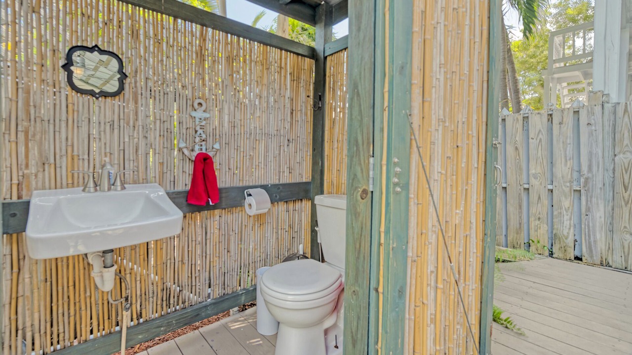 Photo of Bathroom in Uptown - Upper Duval