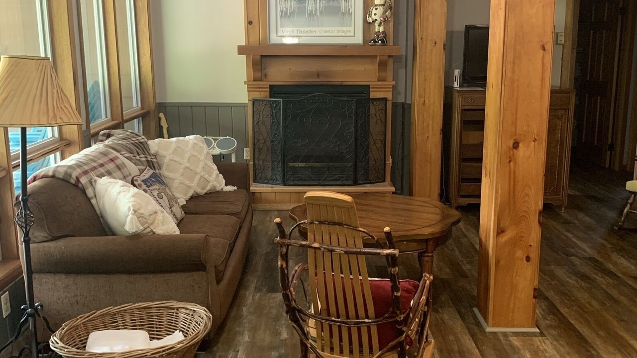 Photo of Livingroom in Ellicottville