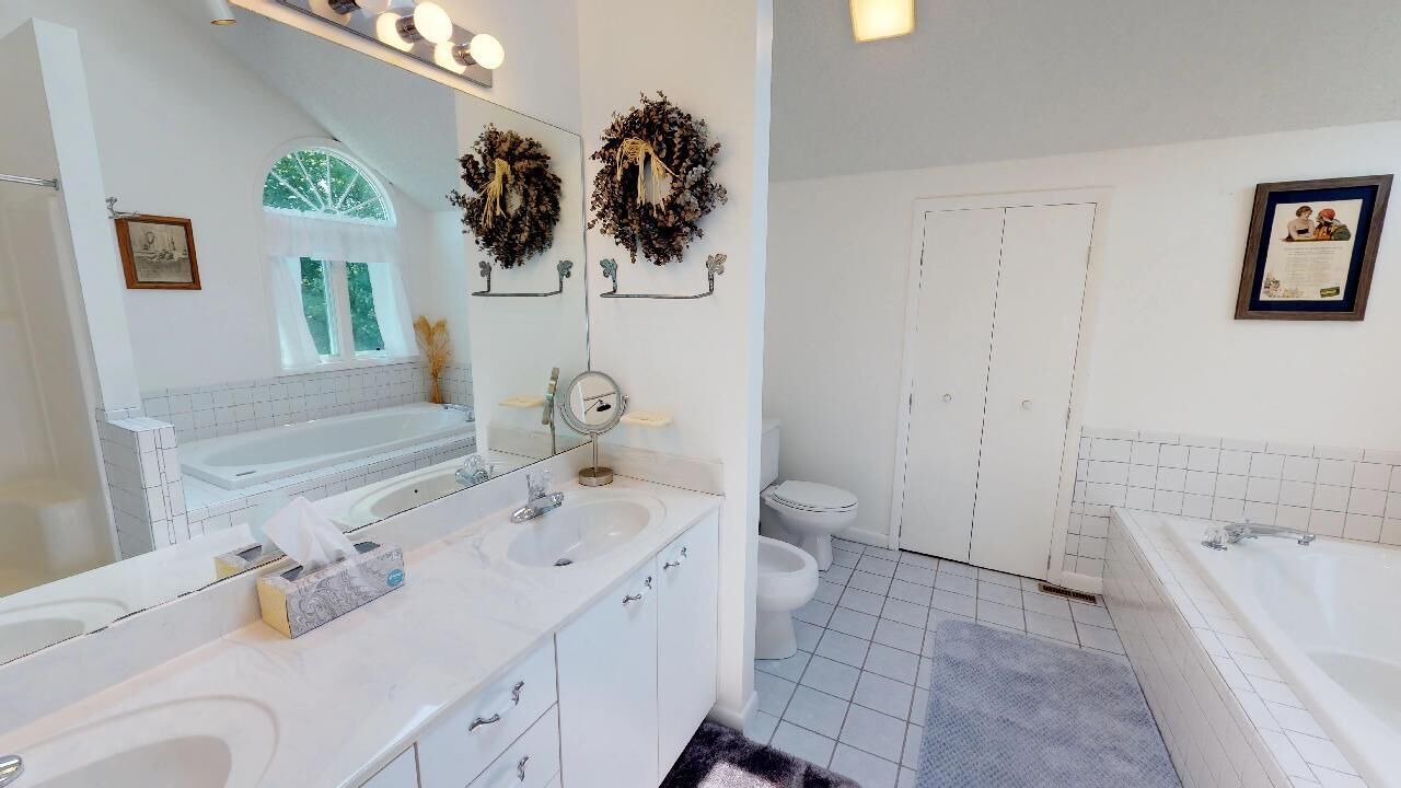 Photo of Bathroom in Huddleston