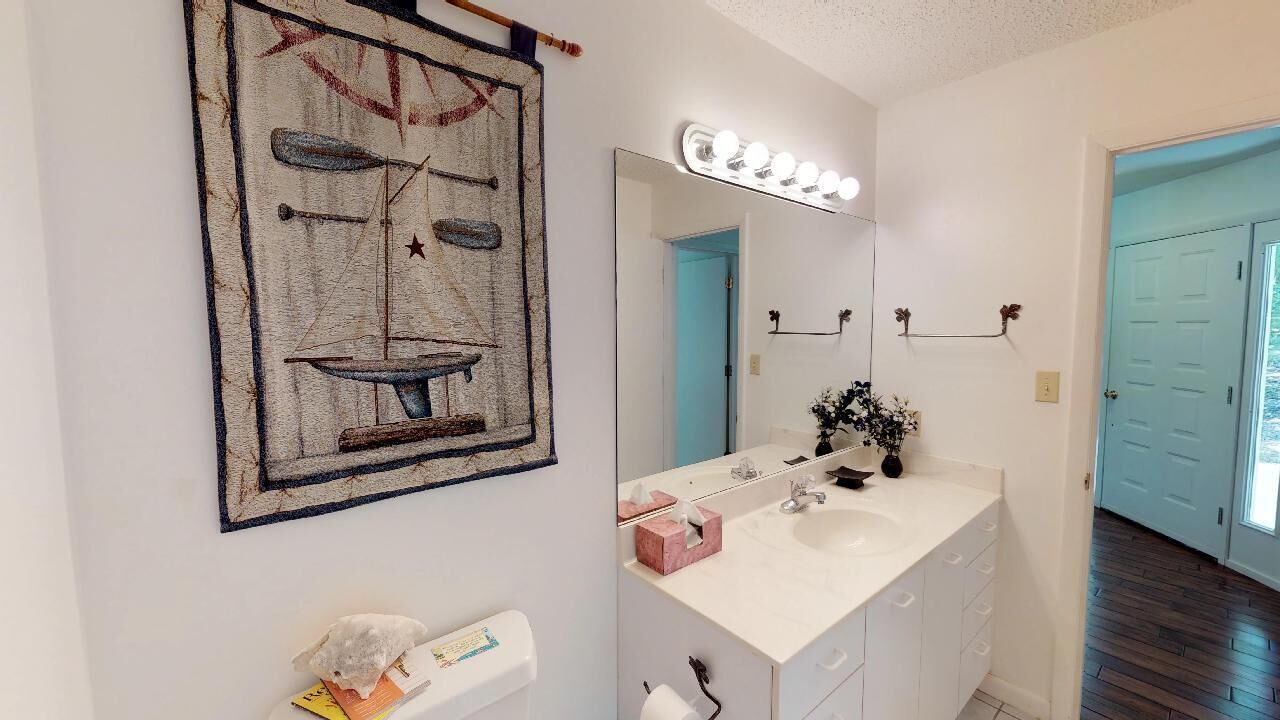Photo of Bathroom in Huddleston