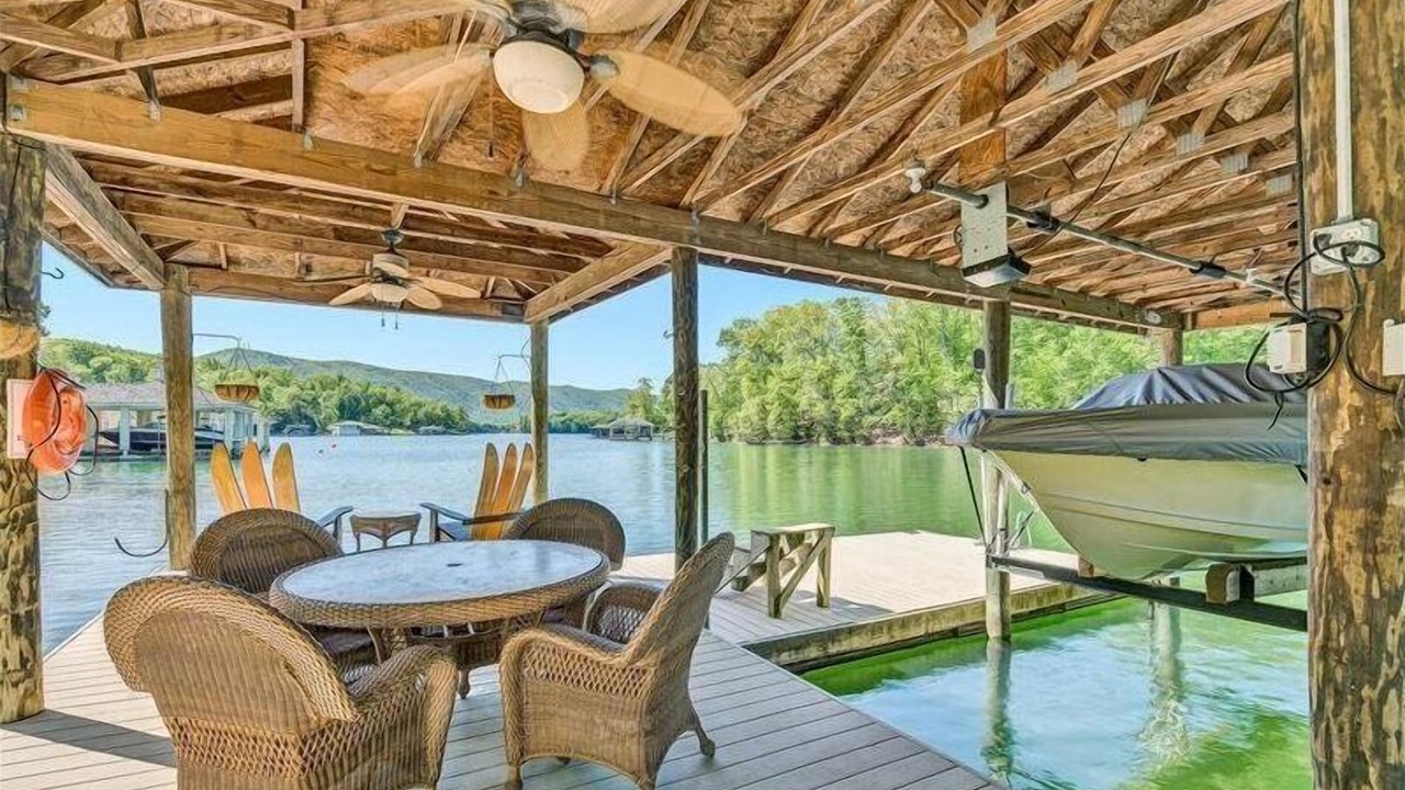 Photo of Outdoor in Huddleston