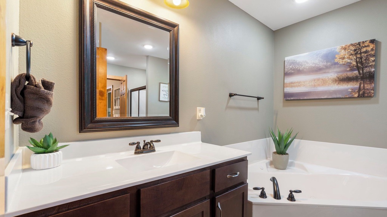 Photo of Bathroom in Reeds Spring