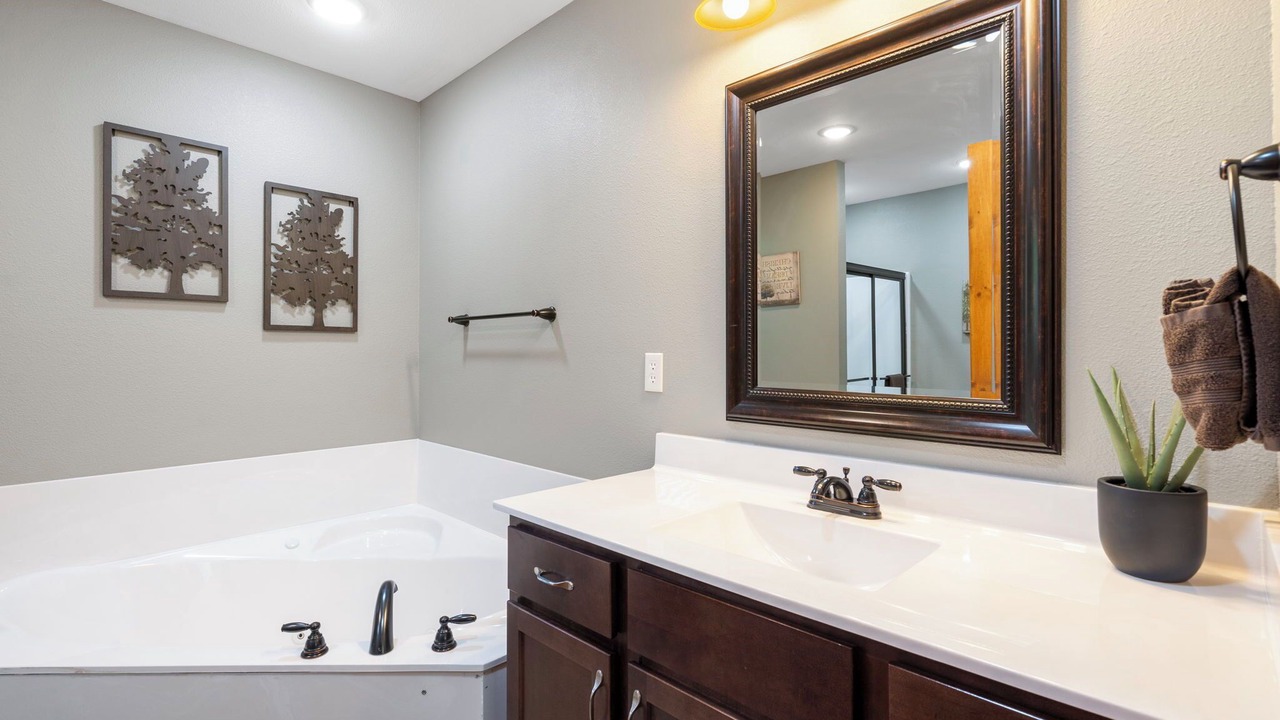 Photo of Bathroom in Reeds Spring