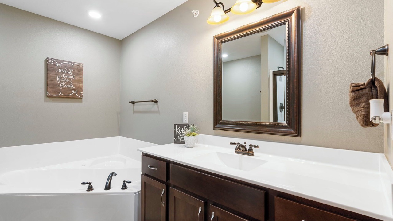 Photo of Bathroom in Reeds Spring
