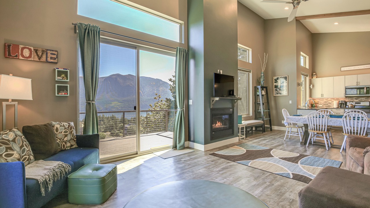 Photo of Livingroom in Carson