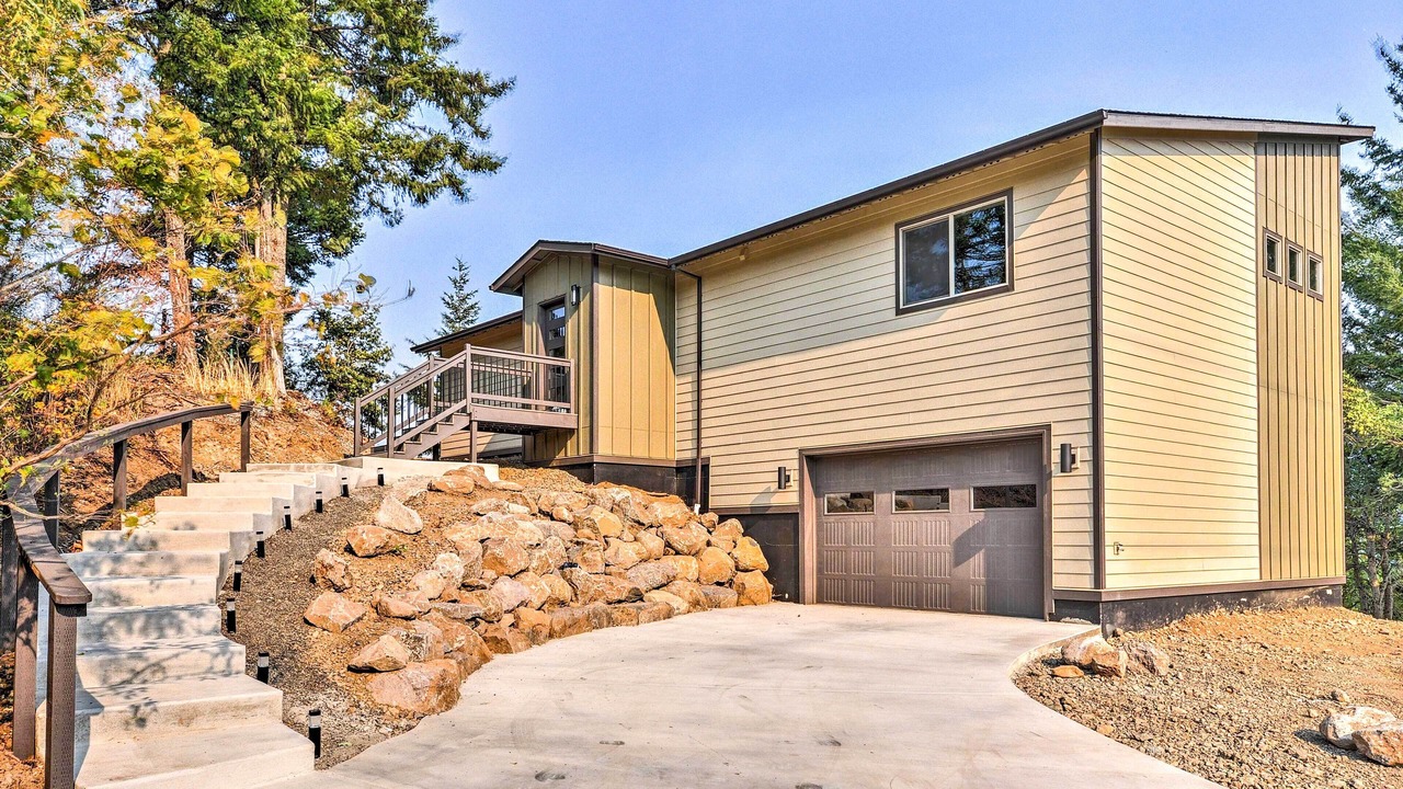 Photo of Others in Carson