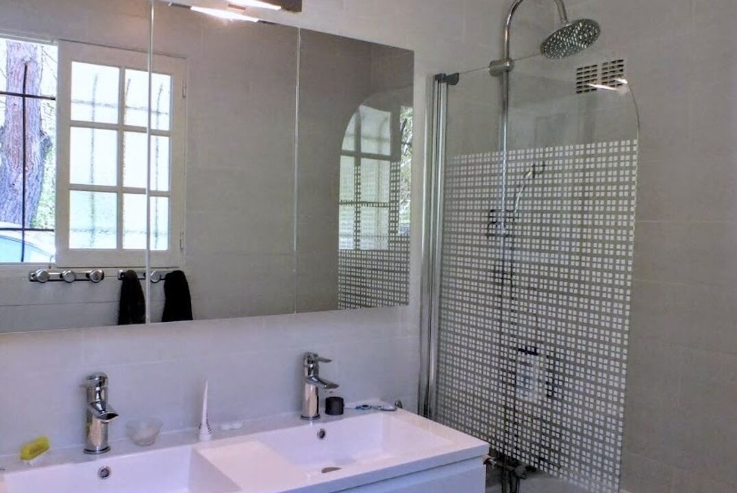 Photo of Bathroom in Courniou
