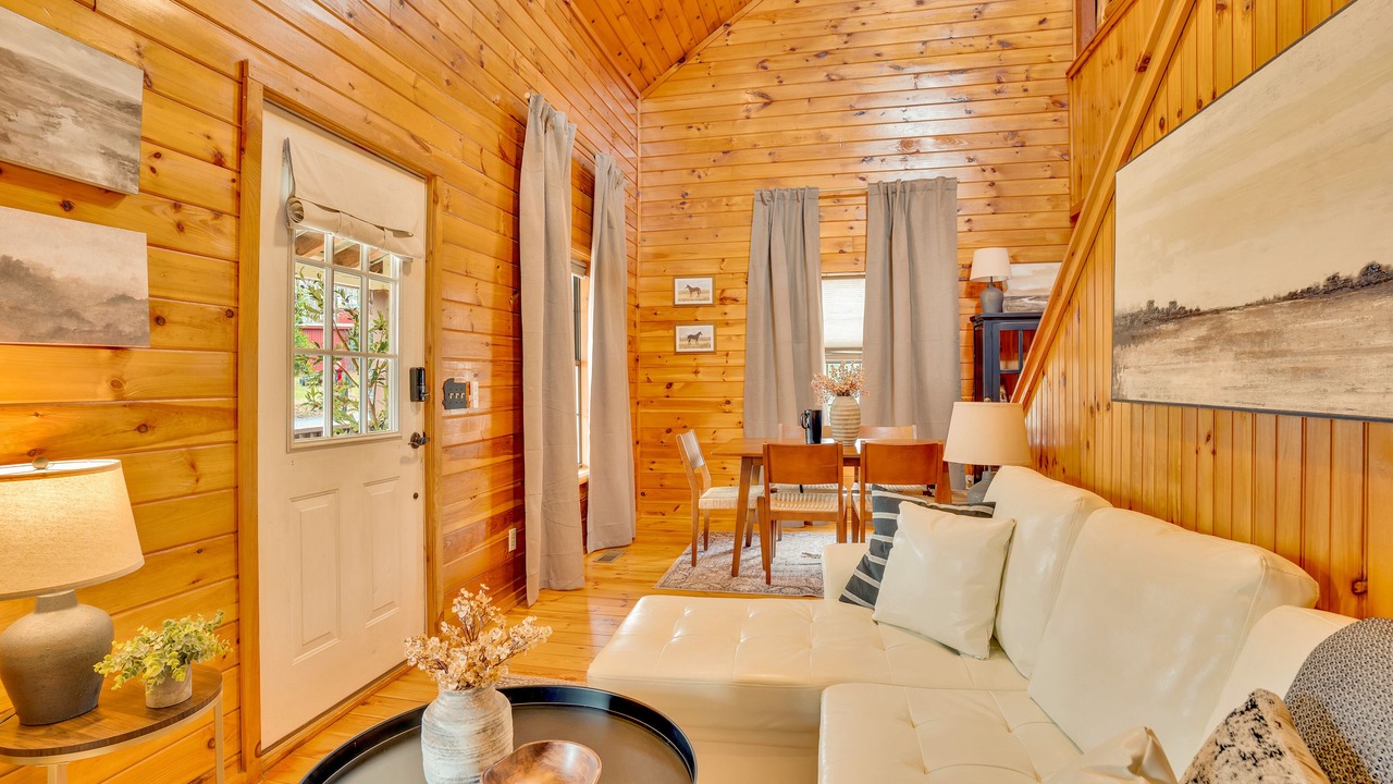 Photo of Livingroom in Rising Fawn