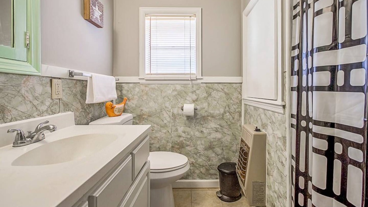 Photo of Bathroom in Central Oklahoma City