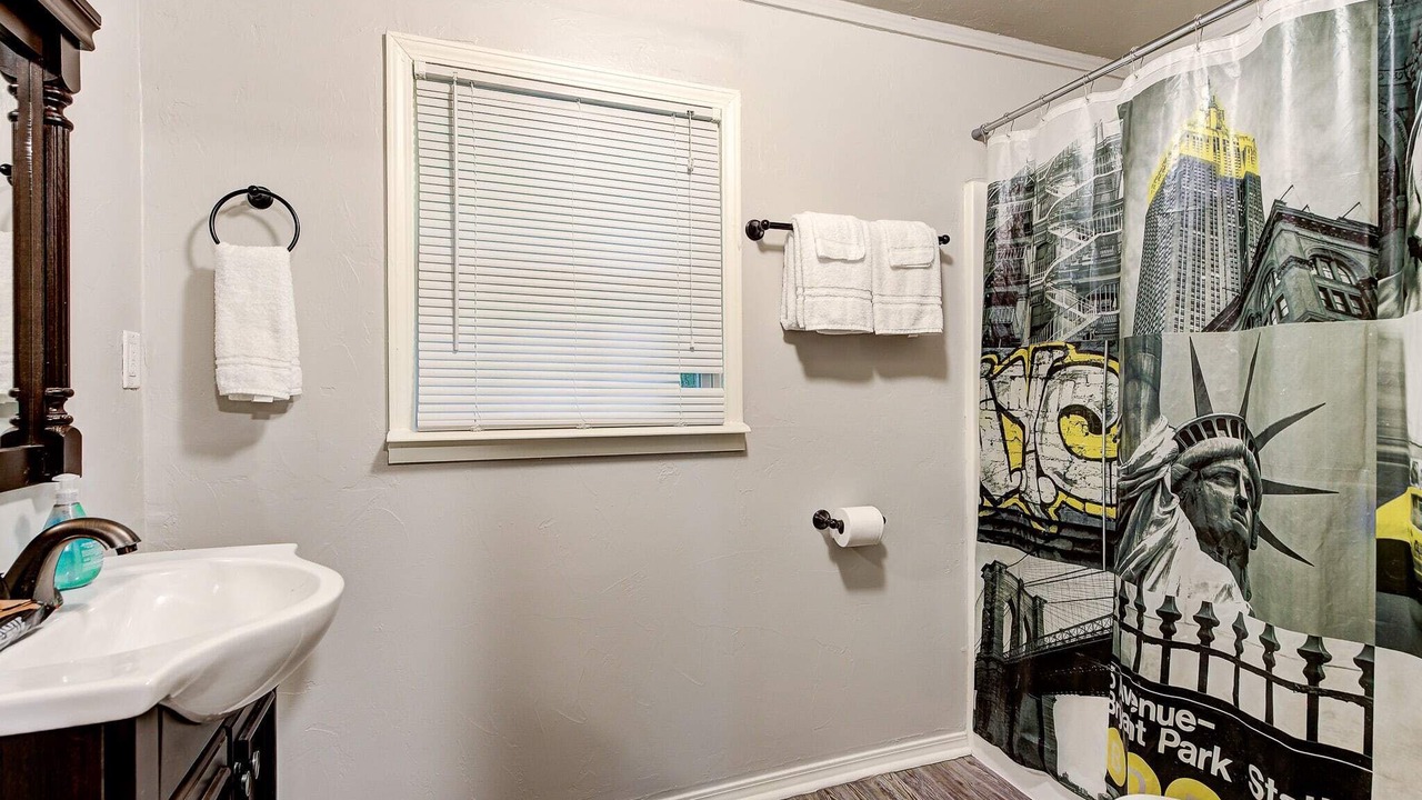Photo of Bathroom in Central Oklahoma City
