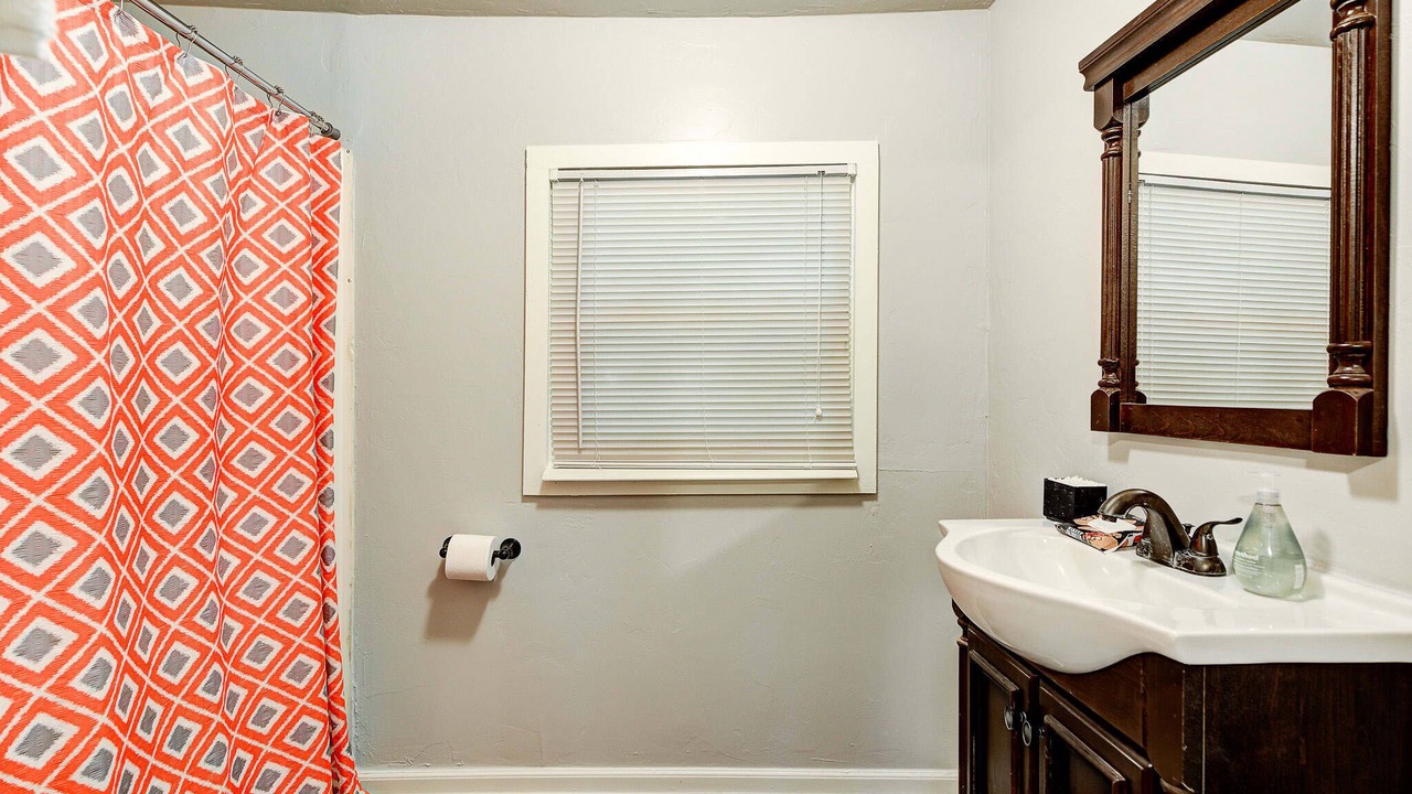 Photo of Bathroom in Central Oklahoma City