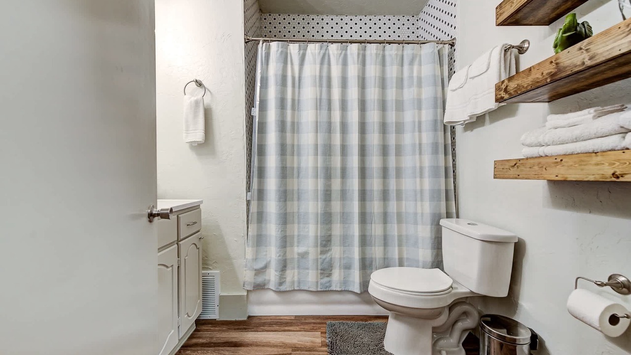 Photo of Bathroom in Lincoln Terrace