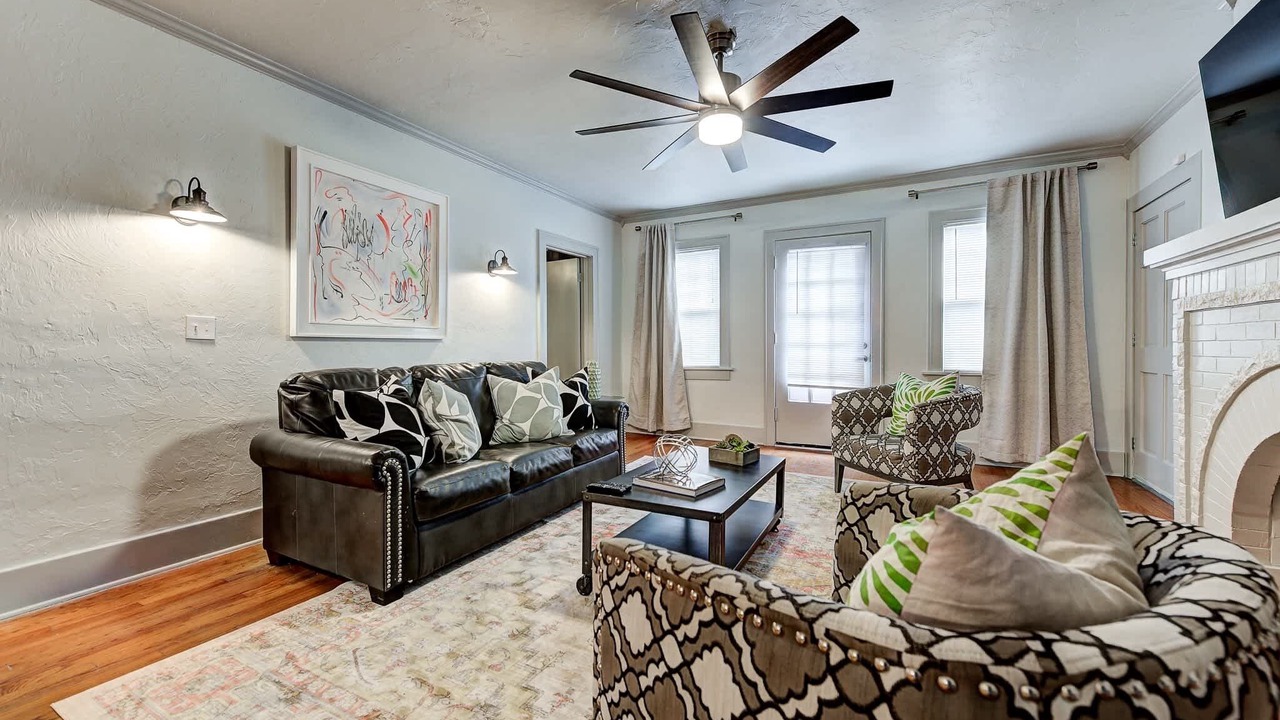Photo of Livingroom in Lincoln Terrace