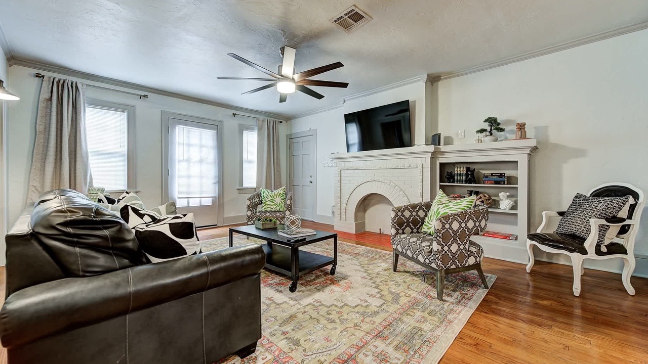Photo of Livingroom in Lincoln Terrace