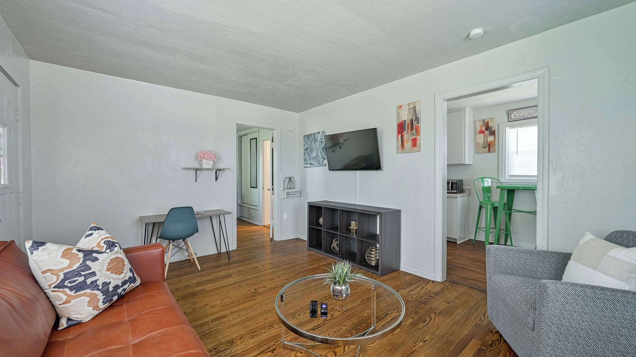 Photo of Livingroom in Asian District