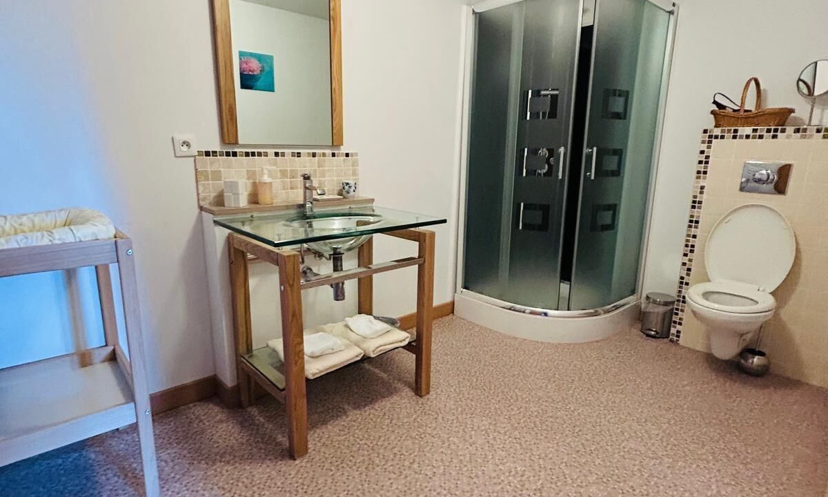 Photo of Bathroom in Champdray