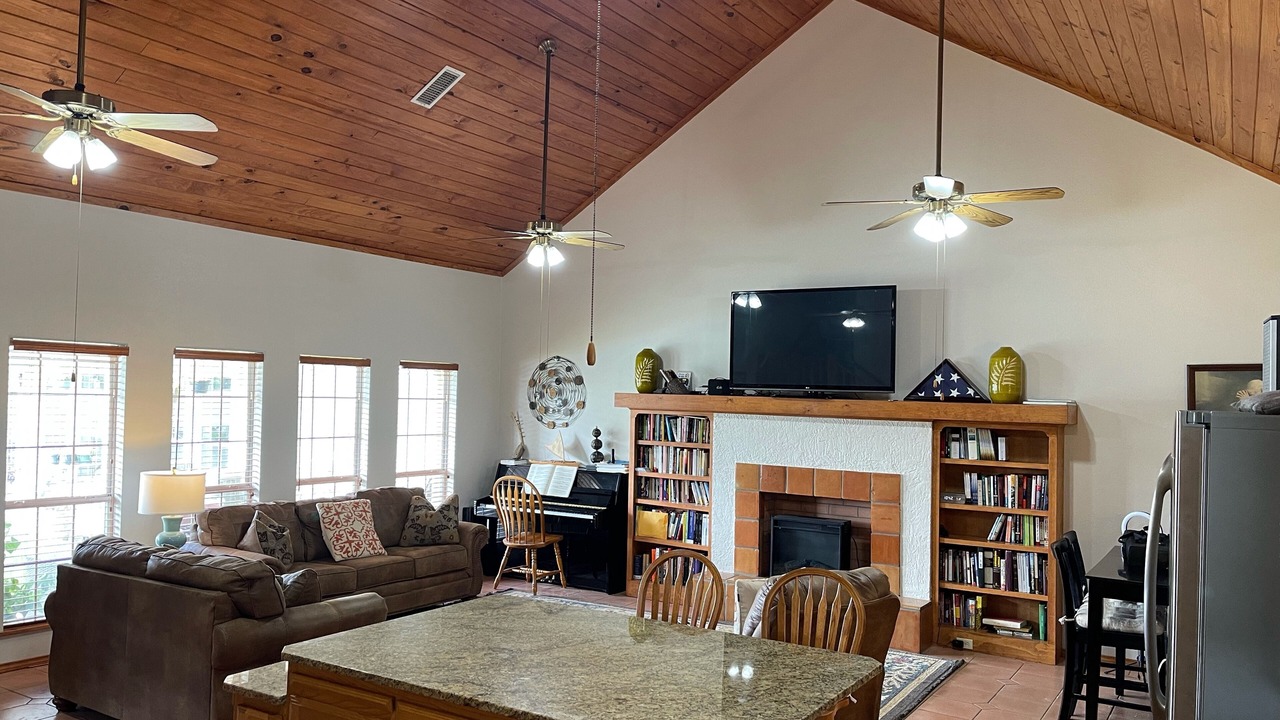 Photo of Livingroom in Marathon