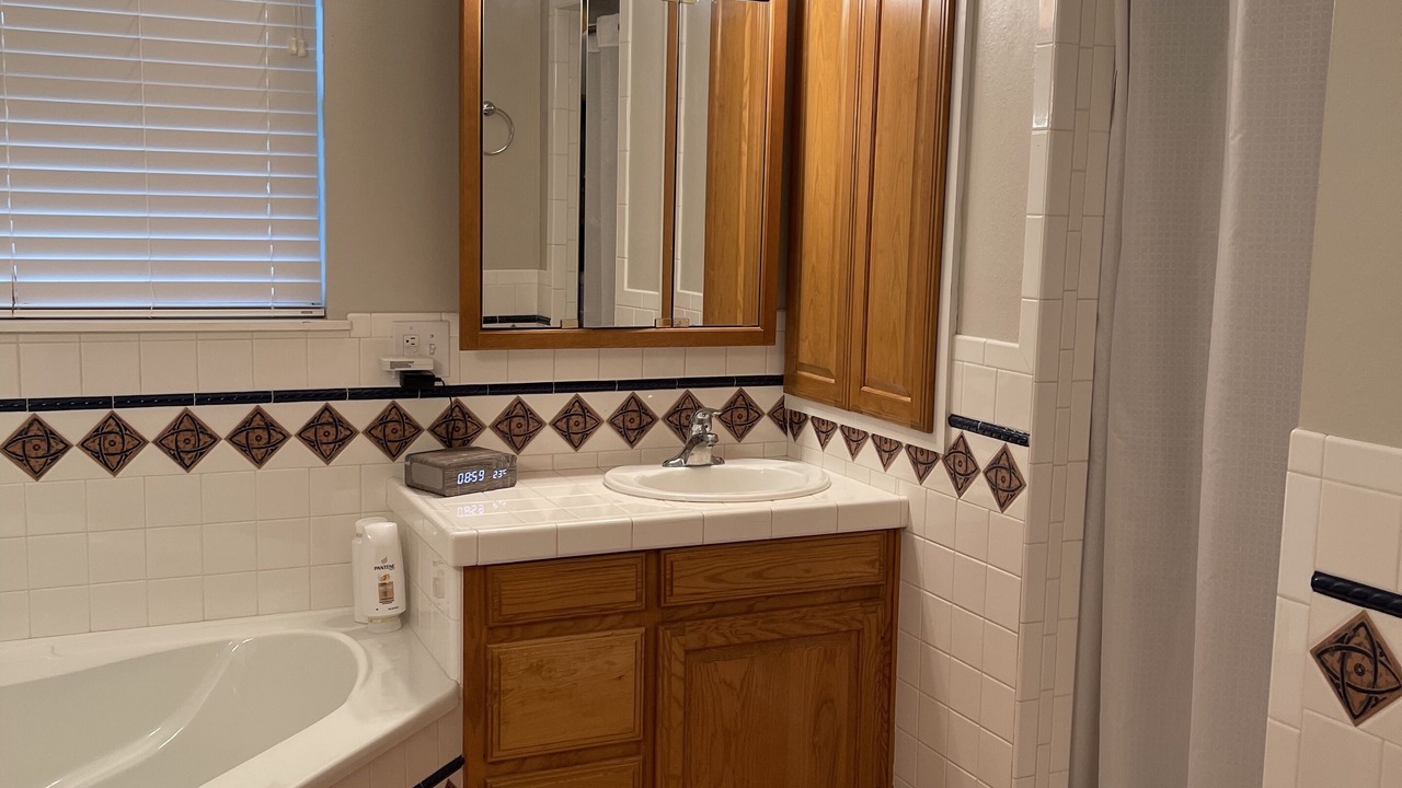 Photo of Bathroom in Marathon