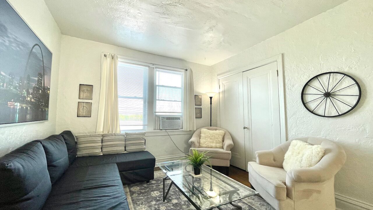 Photo of Livingroom in St. Louis