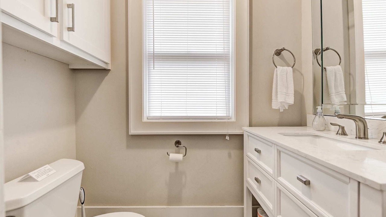 Photo of Bathroom in Lincoln Terrace
