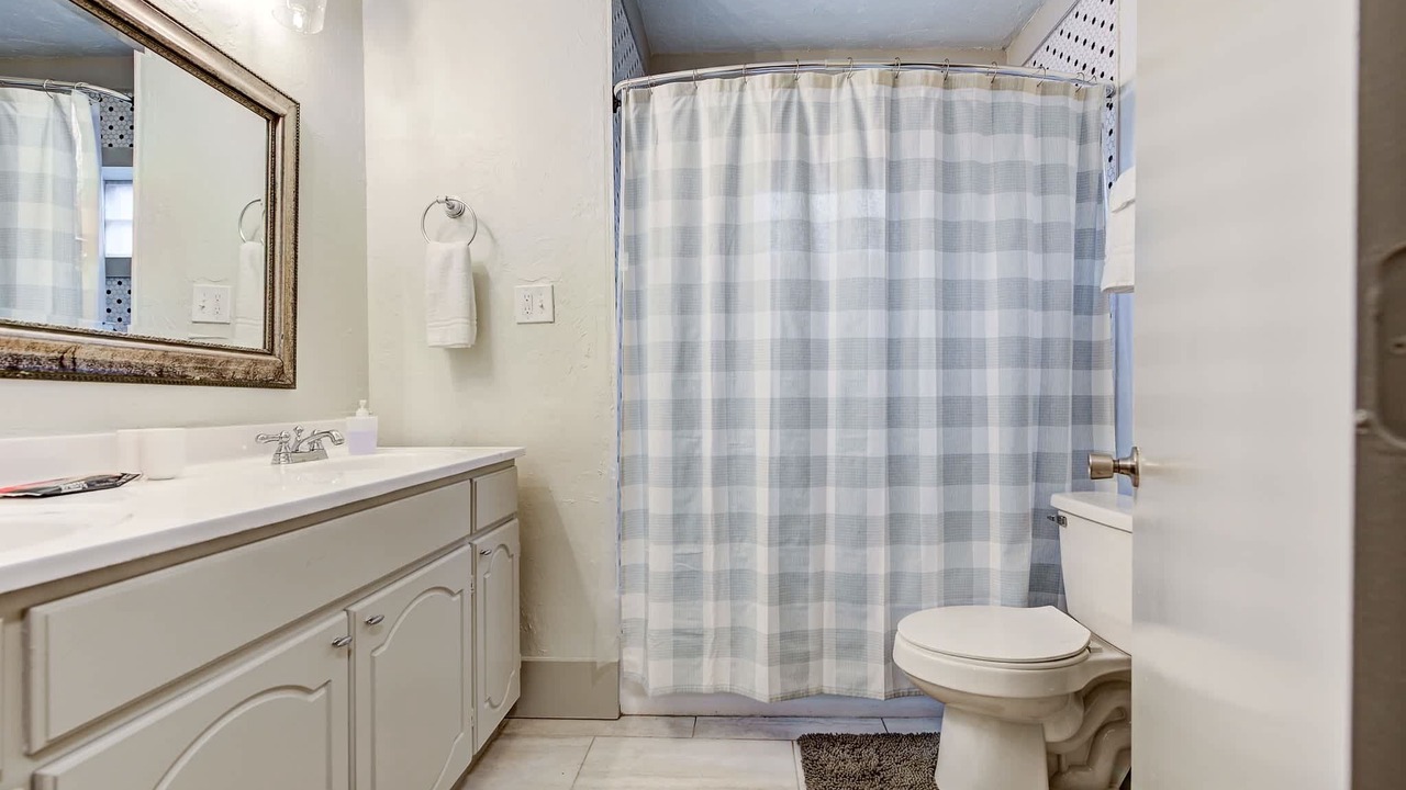 Photo of Bathroom in Lincoln Terrace