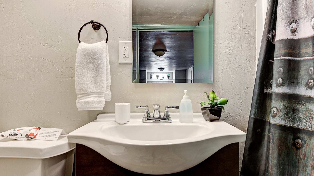 Photo of Bathroom in Central Oklahoma City