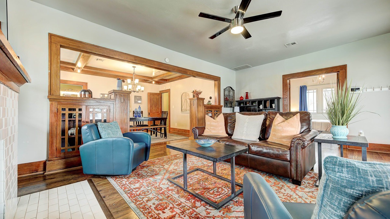 Photo of Livingroom in Asian District