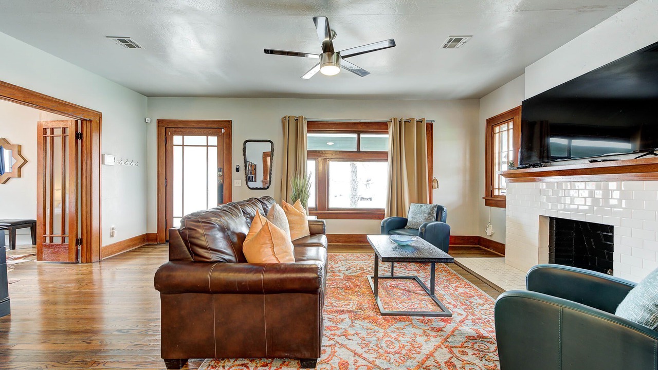 Photo of Livingroom in Asian District