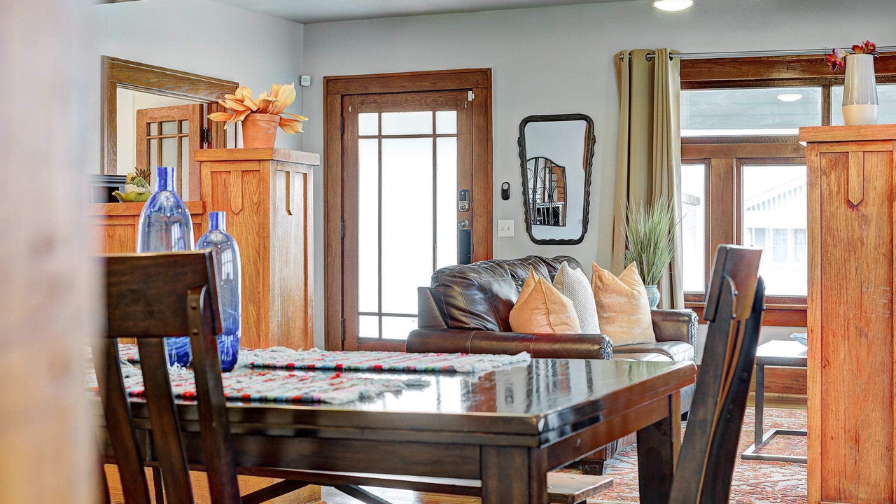 Photo of Livingroom in Asian District