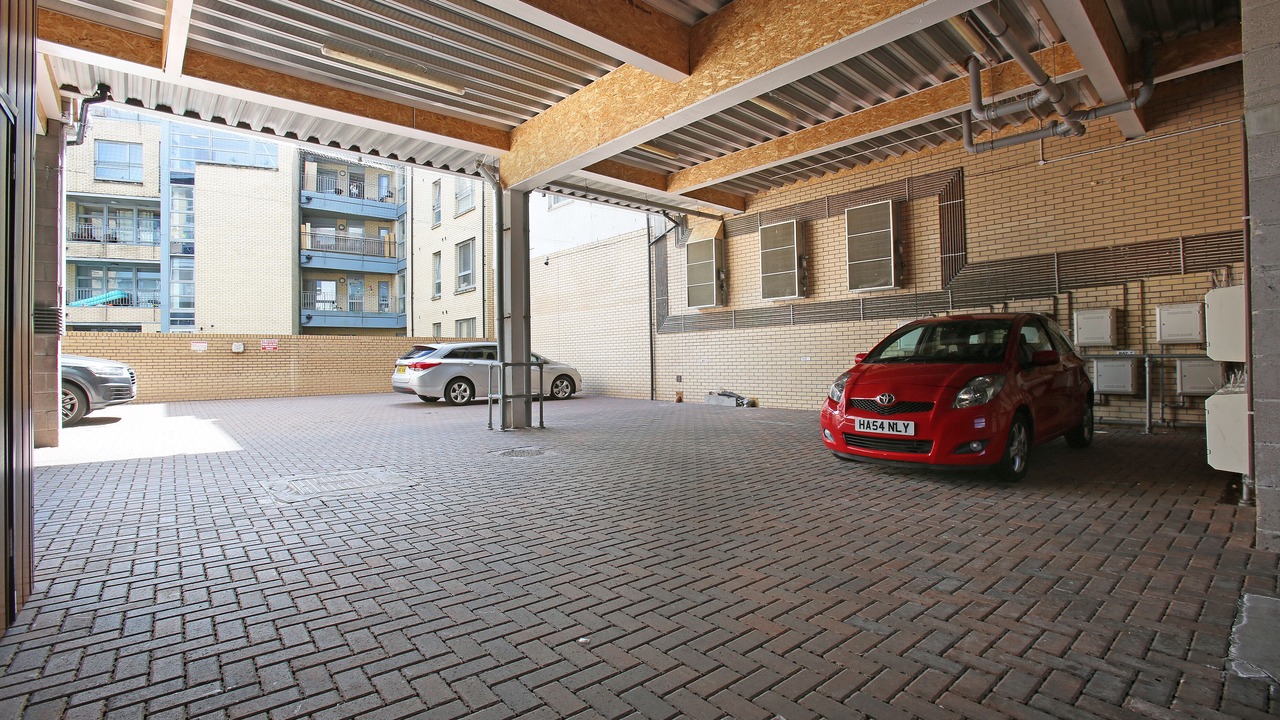 Photo of Others in Pollokshields