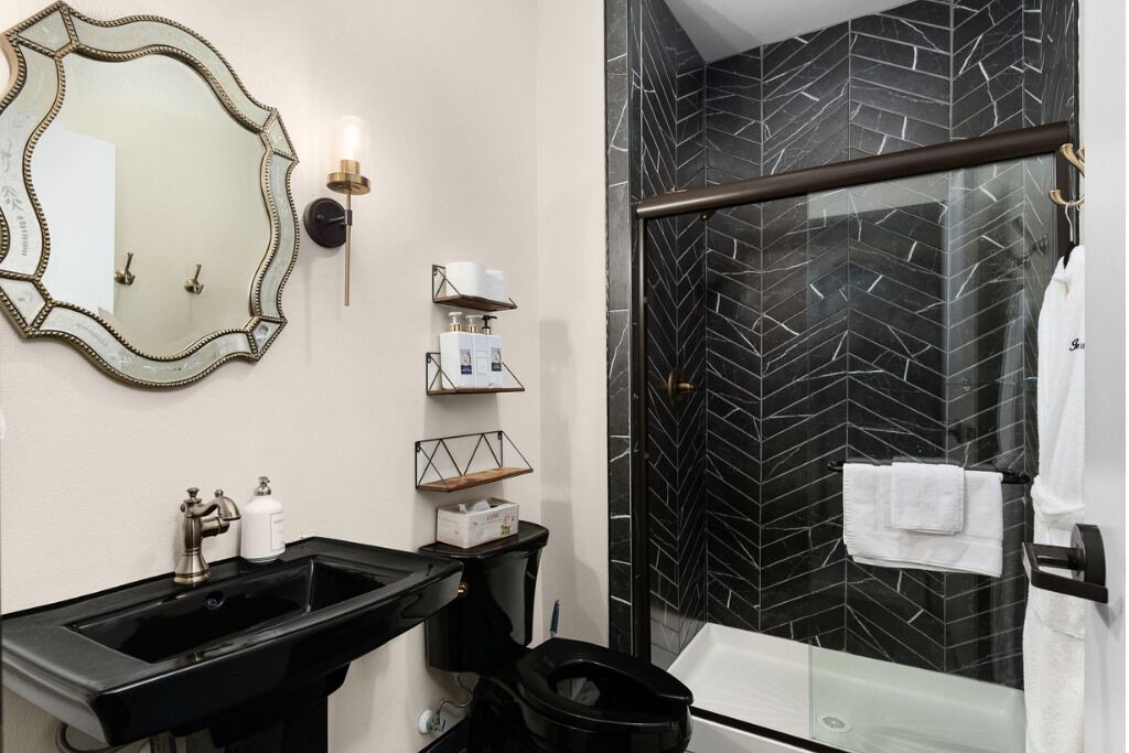 Photo of Bathroom in East Cesar Chavez