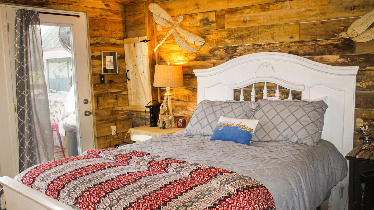 Photo of Bedroom in Flintstone