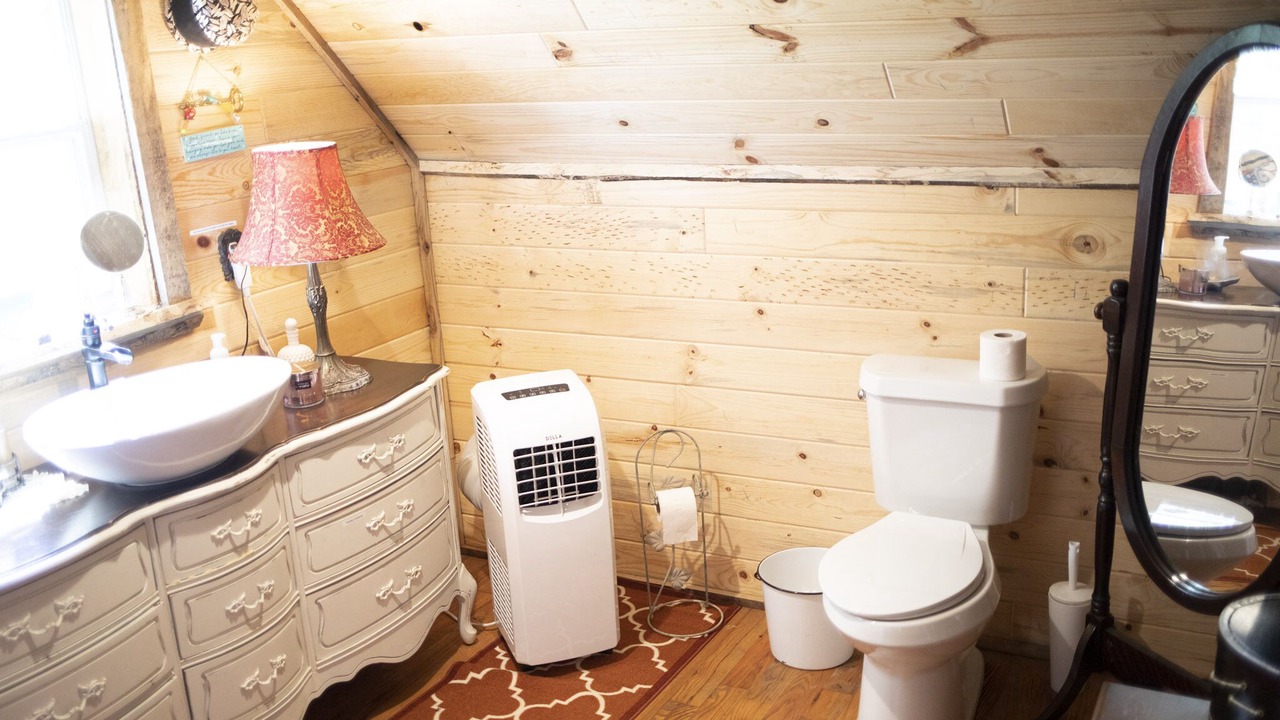 Photo of Bathroom in Flintstone