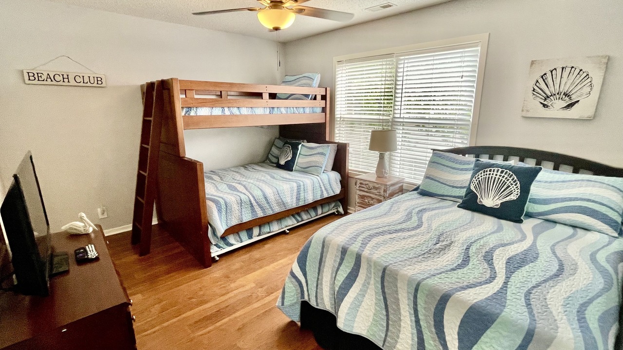 Photo of Bedroom in Surfside Beach